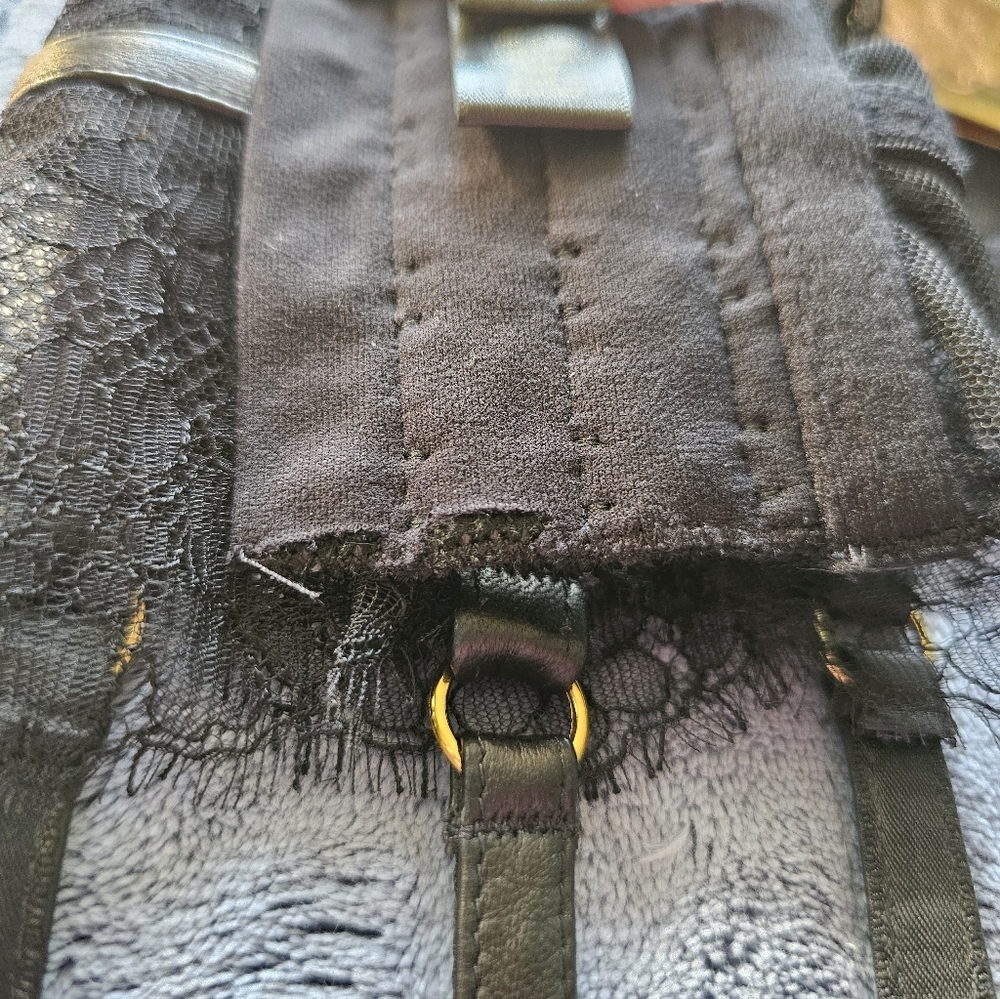 Adara Suspender - Picture 13 of 16